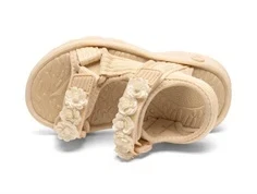 Bisgaard sandal Franca daisy råhvid med blomster- lavet i samarbejde mellem Trine Kjær og Bisgaard